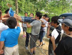 泉州企業(yè)拓展訓(xùn)練項(xiàng)目推薦——穿越電